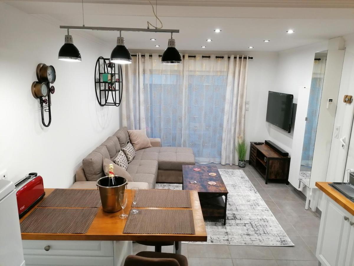 Charmant Appartement T2 Dans Villa Avec En Supplement Spa Exterieur De Mai A Septembre Laveyron Luaran gambar